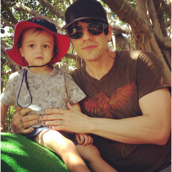 Criss Angel a publié une photo de lui avec son fils Johnny, atteint d'une leucémie, sur sa page Instagram en avril 2016