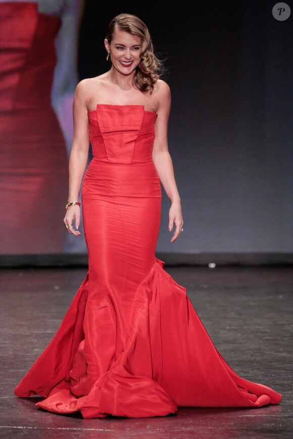Alexa Pena Vega - Défilé Go Red for Women - Red Dress Collection à New York le 11 février 2016