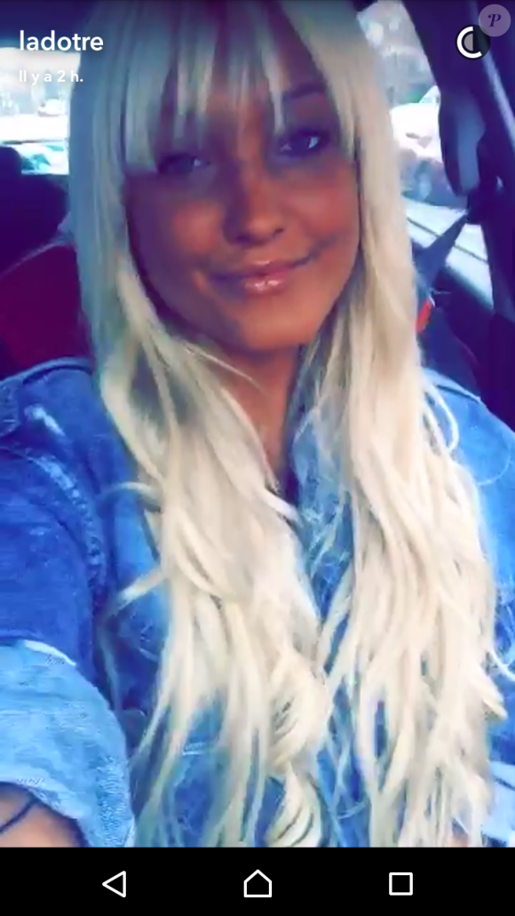 Aurélie Dotremont souriante, elle dévoile nouvelle coupe sur Snapchat, mercredi 15 juin 2016