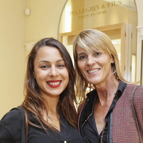 Exclusif - Yasmine Benzaïda et Nathalie Simon - Breitling offre sa nouvelle montre à trois nageurs du Cercle des Nageurs de Marseille le 16 juin 2016. Le célèbre horloger Breitling a présenté sa dernière création chez Pellegrin & Fils et a offert une montre, le chronographe connecté Exospace B55, à trois des sélectionnés olympiques du cercle des nageurs de Marseille. De son côté, Arnaud Pellegrin, directeur de Pellegrin & Fils, a remis aux nageurs la médaille de Notre-Dame de La Garde pour leur porter chance à Rio. © Philippe Doignon / Bestimage