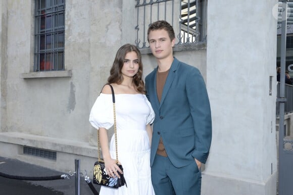 Ansel Elgort et sa petite amie Violetta Komyshan arrivent à la Fondazione Prada pour assister au dîner post-défilé Prada (collection masculine printemps-été 2017). Milan, le 19 juin 2016.