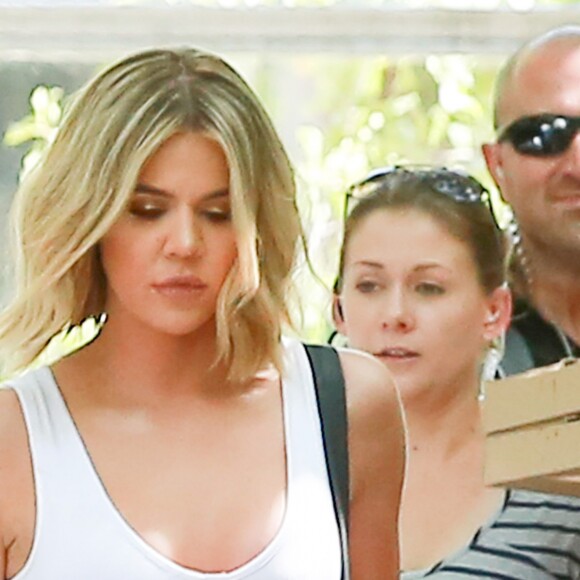 Khloe Kardashian va déjeuner au restaurant à Calabasas, le 20 juin 2016.