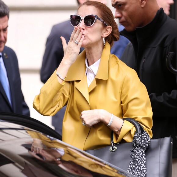 Céline Dion quitte son hôtel à Paris le 21 juin 2016.
