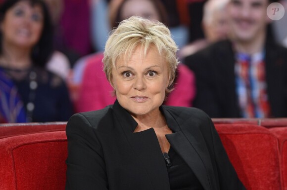 Muriel Robin - Enregistrement de l'émission "Vivement Dimanche" à Paris le 28 janvier 2016. Invité principal Michel Bouquet. © Coadic Guirec/Bestimage