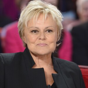 Muriel Robin - Enregistrement de l'émission de France 2 "Vivement Dimanche" à Paris le 28 janvier 2016. Invité principal Michel Bouquet. © Coadic Guirec/Bestimage