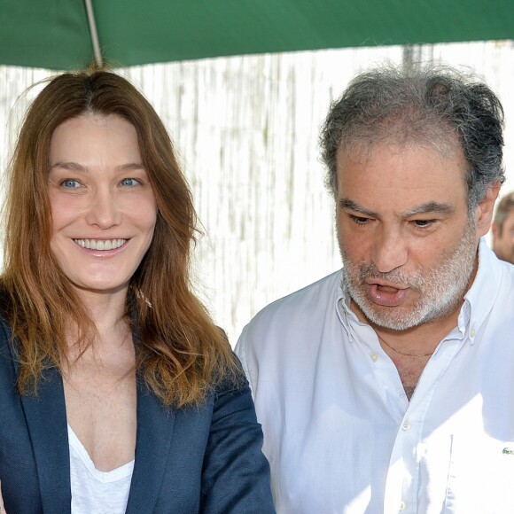 Carla Bruni-Sarkozy, Maud Fontenoy et Raphaël Mezrahi - Présentation du programme pédagogiques de la Fondation M. Fontenoy à l'école Gustave Rouanet à Paris, le 22 juin 2016. © Veeren/Bestimage22/06/2016 - Paris
