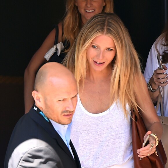 Gwyneth Paltrow sort d'une conférence pendant les Cannes Lions, le 22 juin 2016. © Bruno Bebert/Bestimage