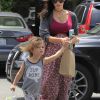 Megan Fox enceinte fait du shopping avec son fils Noah à Brentwood le 15 juin 2016.