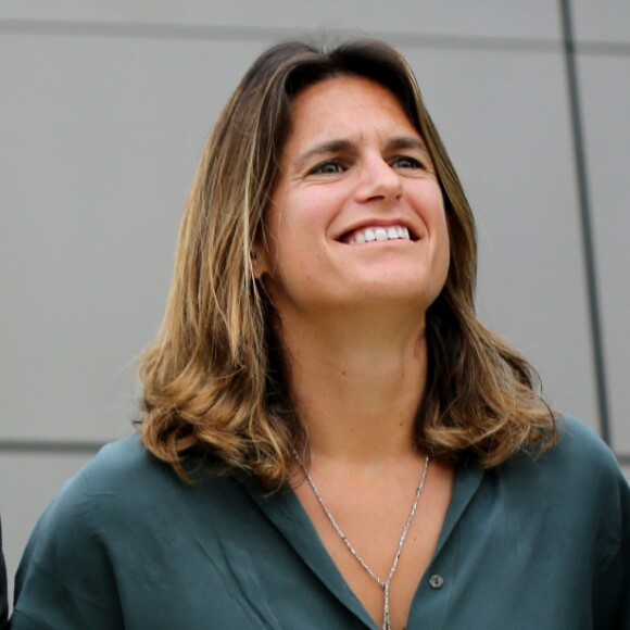 Alain Juppé, Jean-Pierre Papin et Amélie Mauresmo à l'inauguration du nouveau chai du Château Les Carmes Haut-Brion à Bordeaux le 24 juin 2016. © Patrick Bernard / Quentin Salinier / Bestimage