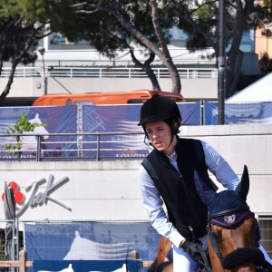 Charlotte Casiraghi monte lors du Jumping international de Monte-Carlo le 24 juin 2016. © Bruno Bébert / Bestimage