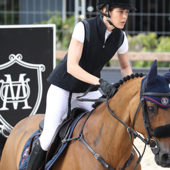 Charlotte Casiraghi participe à l'épreuve "Special Invitational 1m15" lors du Longines Global Champion Tour dans le cadre du Jumping international de Monte-Carlo, le 25 juin 2016. © Bruno Bebert/Pool Monaco/Bestimage  Charlotte Casiraghi participates in the Special Invitational 1,15m competition during the Longines Global Champions Tour of Monaco, on June 25th 2016.25/06/2016 - Monte-Carlo
