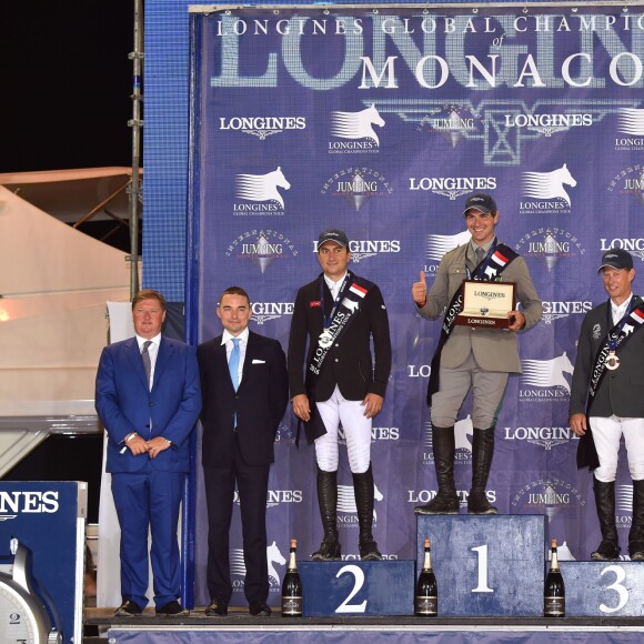 Emanuele Gaudiano (vainqueur du Grand Prix du Prince de Monaco), Piergiorgio Bucci (Second du Grand Prix du Prince de Monaco), Rolf-Göran Bengtsson (3ème du Grand Prix du Prince de Monaco), Charlotte Casiraghi - Remise du "Grand Prix du Prince de Monaco" lors du Longines Global Champion Tour dans le cadre du Jumping international de Monte-Carlo, le 25 juin 2016. © Bruno Bebert/Bestimage  "Grand Prix du Prince de Monaco" awards ceremony during the Longines Global Champions Tour of Monaco, on June 25th 2016.25/06/2016 - Monte-Carlo