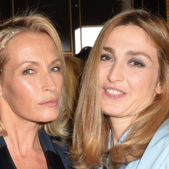 Estelle Lefébure et Julie Gayet - People au défilé Haute Couture Alexis Mabille Printemps-Eté 2016 à Paris le 25 janvier 2016. © CVS/Veeren/Bestimage