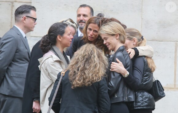 Julie Andrieu - Obsèques de Nicole Courcel en l'église Saint-Roch à Paris le 30 juin 2016.