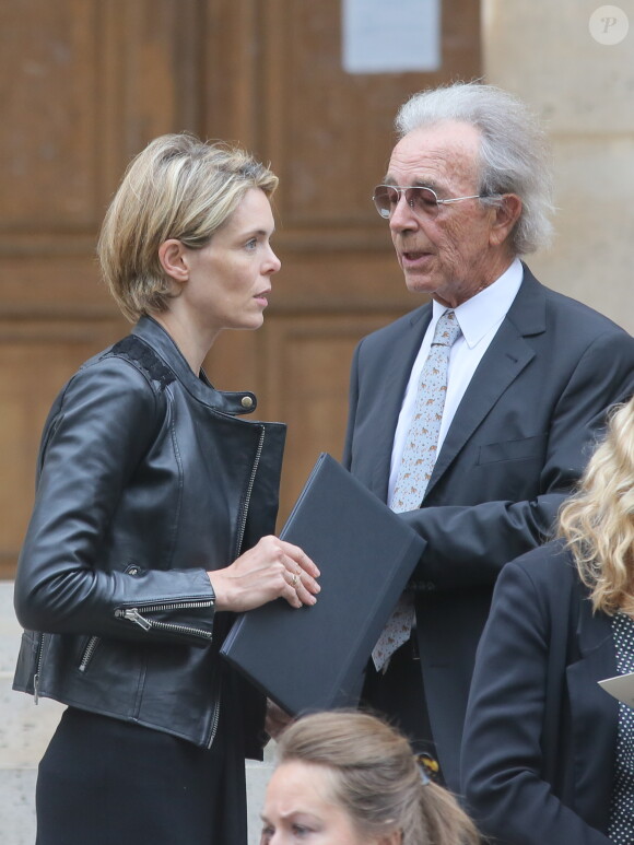 Julie Andrieu et le frère de la défunte Nicole Courcel - Obsèques de Nicole Courcel en l'église Saint-Roch à Paris le 30 juin 2016.