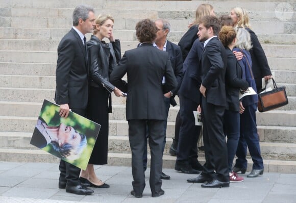 Julie Andrieu et son mari Stéphane Delajoux - Obsèques de Nicole Courcel en l'église Saint-Roch à Paris le 30 juin 2016.