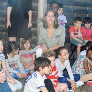 Carla Bruni-Sarkozy et Maud Fontenoy - Présentation du programme pédagogiques de la Fondation Maud Fontenoy à l'école Gustave Rouanet à Paris, le 22 juin 2016. ©Veeren/Bestimage