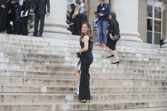 Jennifer Garner - Défilé Atelier Versace (collection haute couture automne-hiver 2016-2017) au Palais Brongniart. Paris, le 3 juillet 2016.