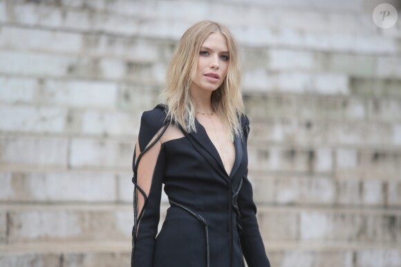 Elena Perminova - Défilé Atelier Versace (collection haute couture automne-hiver 2016-2017) au Palais Brongniart. Paris, le 3 juillet 2016.