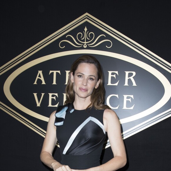 Jennifer Garner - Défilé Atelier Versace (collection haute couture automne-hiver 2016-2017) au Palais Brongniart. Paris, le 3 juillet 2016.