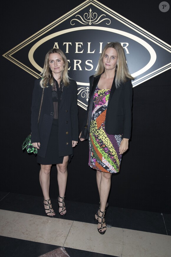 Jordan Johnson et Jill Lincoln - Défilé Atelier Versace (collection haute couture automne-hiver 2016-2017) au Palais Brongniart. Paris, le 3 juillet 2016.