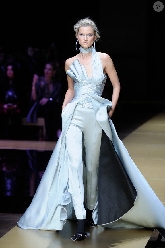 Défilé Atelier Versace (collection haute couture automne-hiver 2016-2017) au Palais Brongniart. Paris, le 3 juillet 2016.