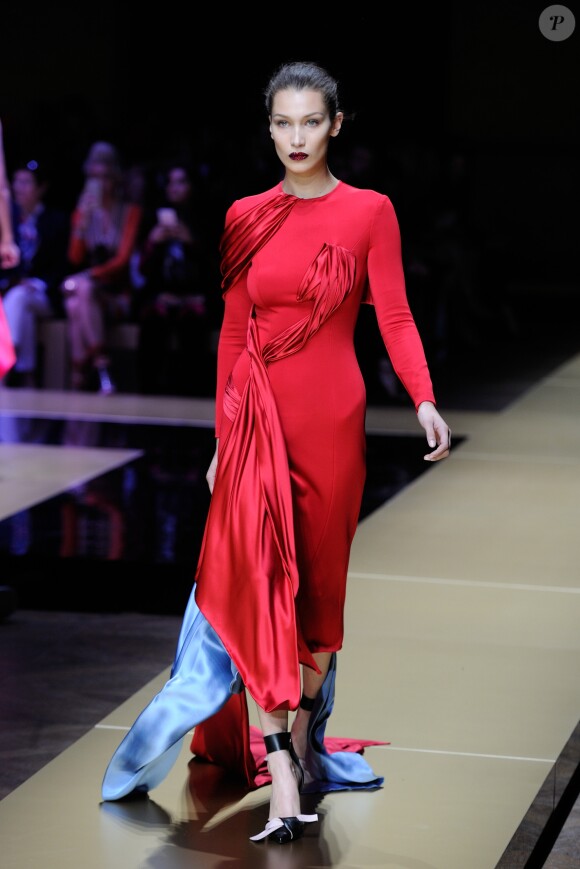 Défilé Atelier Versace (collection haute couture automne-hiver 2016-2017) au Palais Brongniart. Paris, le 3 juillet 2016.