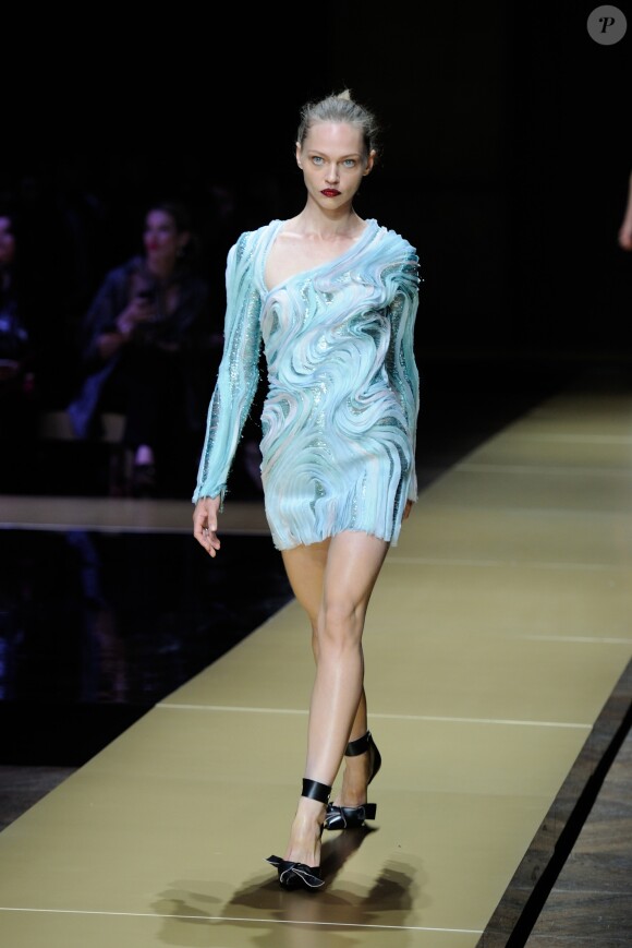 Défilé Atelier Versace (collection haute couture automne-hiver 2016-2017) au Palais Brongniart. Paris, le 3 juillet 2016.