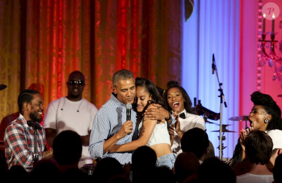 Le président des Etats-Unis Barack Obama célèbre l'anniversaire de sa fille Malia (18 ans) et la date commémorative de l'indépendance du pays lors d'une cérémonie à la Maison Blanche, le 4 juillet 2016 à Washington. La chanteuse Janelle Monáe et le rappeur Kendrick Lamar ont donné un concert pour l'occasion.