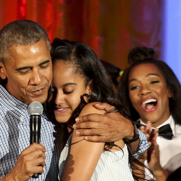 Le président des Etats-Unis Barack Obama célèbre l'anniversaire de sa fille Malia (18 ans) et la date commémorative de l'indépendance du pays lors d'une cérémonie à la Maison Blanche, le 4 juillet 2016 à Washington. La chanteuse Janelle Monáe et le rappeur Kendrick Lamar ont donné un concert pour l'occasion.