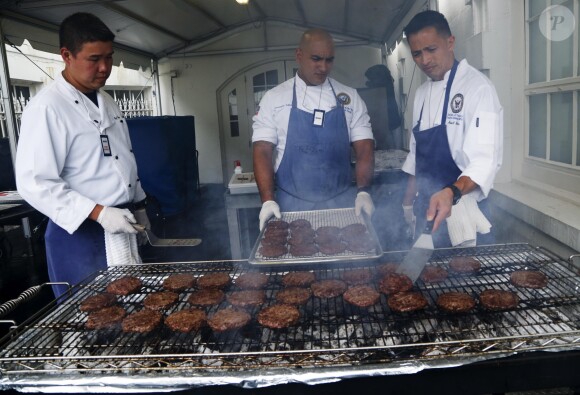 Les cuisiniers s'activent pour préparer le repas de la fête annuelle du 4 juillet, date de l'indépendance américaine, à la Maison Blanche, le 4 juillet 2016