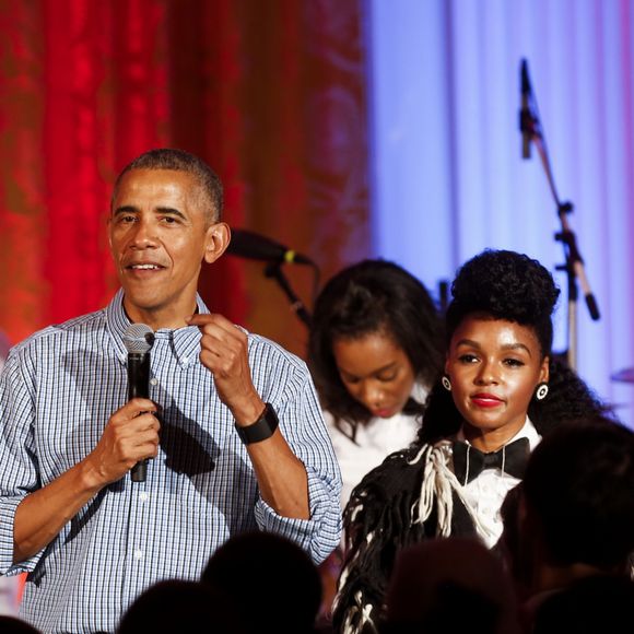 Le président des Etats-Unis Barack Obama célèbre l'anniversaire de sa fille Malia (18 ans) et la date commémorative de l'indépendance du pays lors d'une cérémonie à la Maison Blanche, le 4 juillet 2016 à Washington. La chanteuse Janelle Monáe et le rappeur Kendrick Lamar ont donné un concert pour l'occasion.