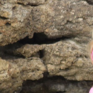 Ava Sambora sur une plage à Saint-Barthélemy, le 26 juin 2016