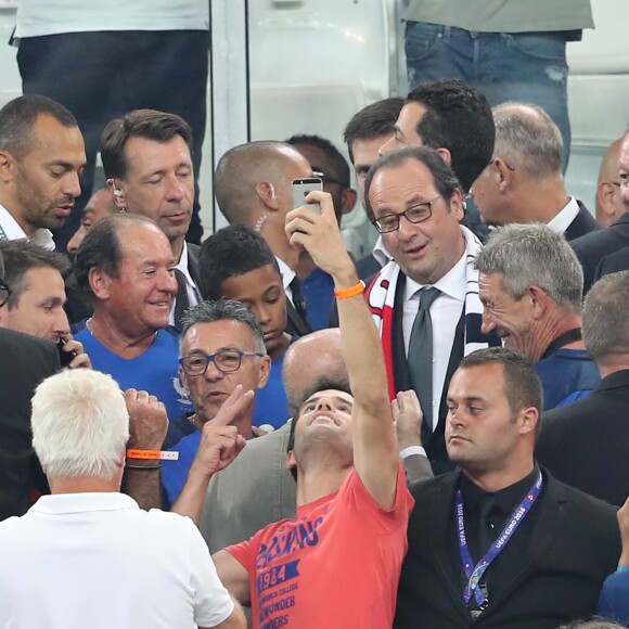 François Hollande à la demi-finale de l'Euro 2016 Allemagne-France au stade Vélodrome à Marseille, France, le 7 juillet 2016. © Cyril Moreau/Bestimage
