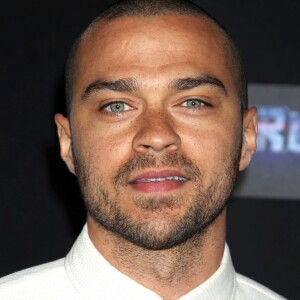 Jesse Williams - Première du film "Robocop" au TCL Chinese Theater à Hollywood. Le 10 février 2014