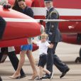 Catherine Kate Middleton, duchesse de Cambridge, Le prince William, duc de Cambridge et leur fils le prince George assistent au Royal International Air Tattoo le 8 juillet 2016.