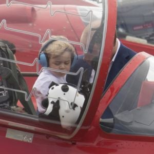 Catherine Kate Middleton, duchesse de Cambridge, Le prince William, duc de Cambridge et leur fils le prince George assistent au Royal International Air Tattoo le 8 juillet 2016.