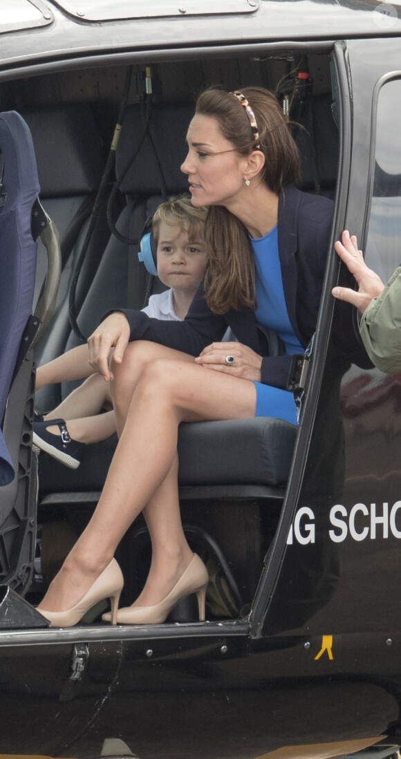Catherine Kate Middleton, duchesse de Cambridge, Le prince William, duc de Cambridge et leur fils le prince George assistent au Royal International Air Tattoo le 8 juillet 2016.