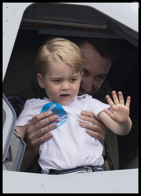 Kate Middleton, duchesse de Cambridge, Le prince William, duc de Cambridge et leur fils le prince George assistent au Royal International Air Tattoo le 8 juillet 2016.