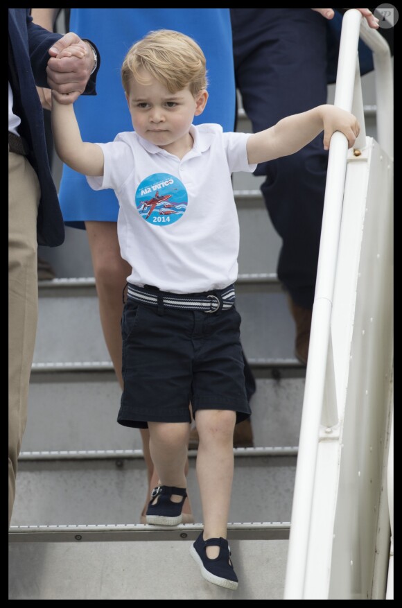 Kate Middleton, duchesse de Cambridge, Le prince William, duc de Cambridge et leur fils le prince George assistent au Royal International Air Tattoo le 8 juillet 2016.