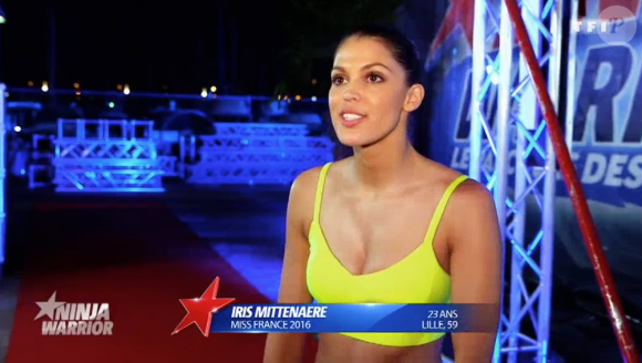 Iris Mittenaere (Miss France 2016) fait une mémorable chute dans "Ninja Warrior", sur TF1. Le 8 juillet 2016.