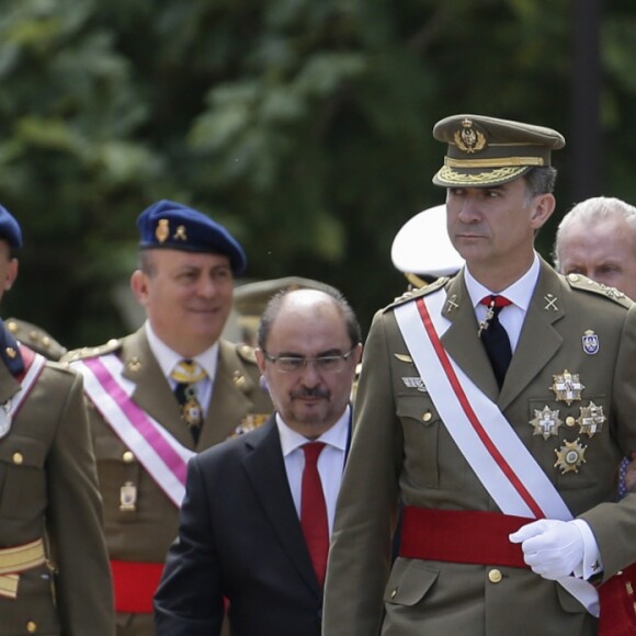 Le roi Felipe VI et la reine Letizia d'Espagne remettaient des diplômes à l'académie générale militaire à Zaragoza, le 14 juillet 2016.