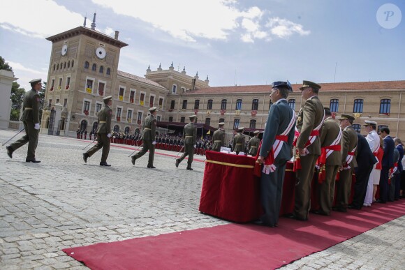 Le roi Felipe VI et la reine Letizia d'Espagne remettaient des diplômes à l'académie générale militaire à Zaragoza, le 14 juillet 2016.