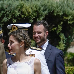 Le roi Felipe VI et la reine Letizia d'Espagne remettaient des diplômes à l'académie générale militaire à Zaragoza, le 14 juillet 2016.