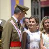 Le roi Felipe VI et la reine Letizia d'Espagne remettaient des diplômes à l'académie générale militaire à Zaragoza, le 14 juillet 2016.