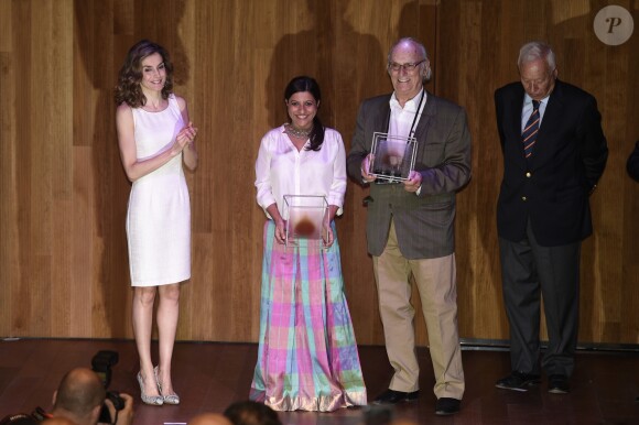 La reine Letizia d'Espagne remettait le 12 juillet 2016 le prix de la Fondation Espagne-Inde à Madrid.