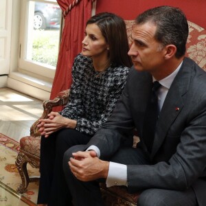 Le roi Felipe VI et la reine Letizia d'Espagne se sont rendus à l'ambassade de France à Madrid le 15 juillet 2016 pour présenter à l'ambassadeur Yves Saint-Geours leurs condoléances au lendemain de l'attentat de Nice.