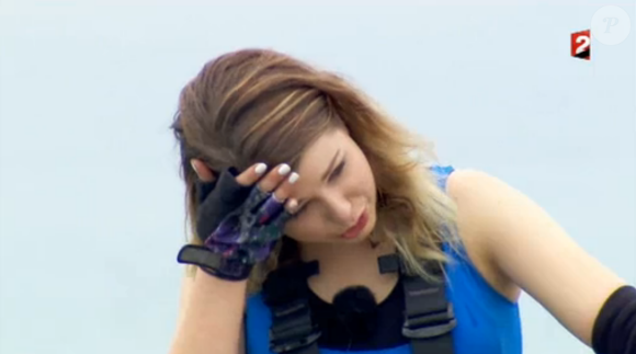 EnjoyPhoenix craque dans l'épreuve du saut de l'ange de Fort Boyard, sur France 2, samedi 16 juillet 2016.