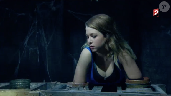 EnjoyPhoenix malmenée dans l'épreuve des jarres de Fort Boyard, sur France 2, samedi 16 juillet 2016.