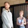 Calvin Harris a rencontré des fans en sortant d'un immeuble à Los Angeles, le 16 juin 2016.